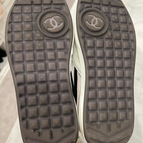 Chanel Sneakers 9.5/39.5 - Picture 3 of 6